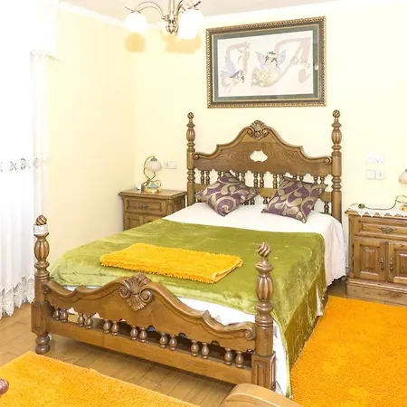 Сasa de vacaciones Spacious House With Mountain View In Carboeiro De Francia