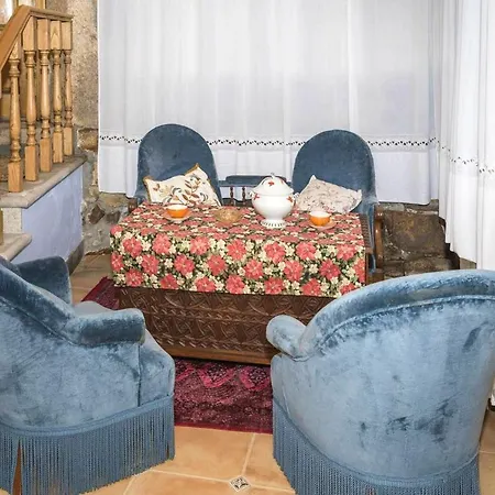 Spacious House With Mountain View In Carboeiro De Francia *