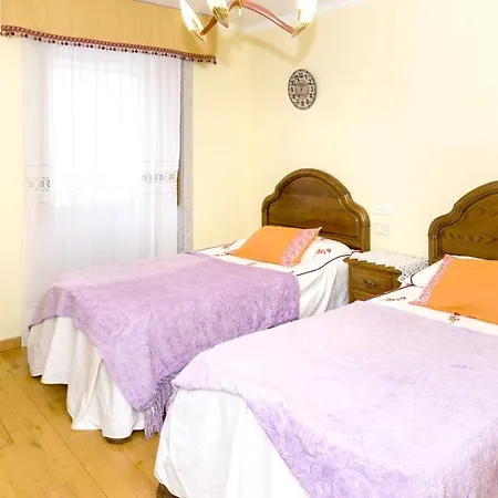 Сasa de vacaciones Spacious House With Mountain View In Carboeiro De Francia