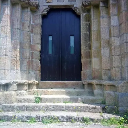 Spacious House With Mountain View In Carboeiro De Francia